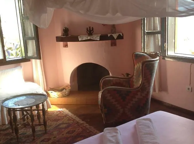 Turk Evi Kalkan